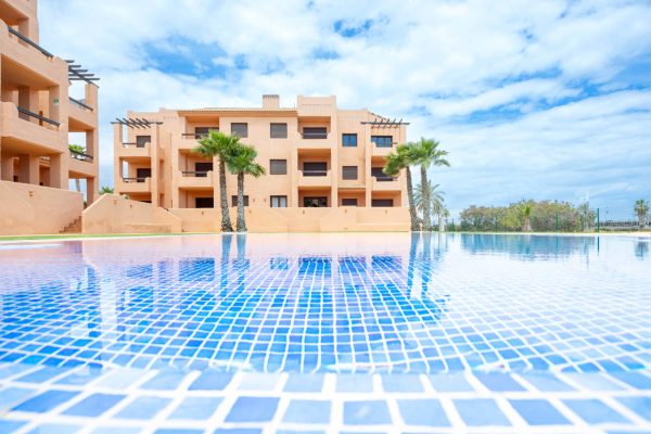 apartamento turistico los alcazares piscina