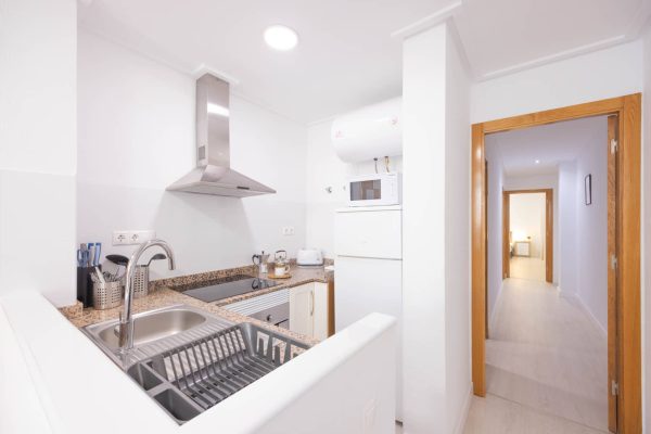 apartamentos turisticos torrevieja cocina 4
